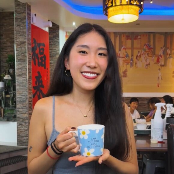 Meet your Posher, Lindy - Picture 1 of 1